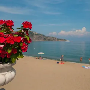 Mediterraneo Giardini-Naxos
